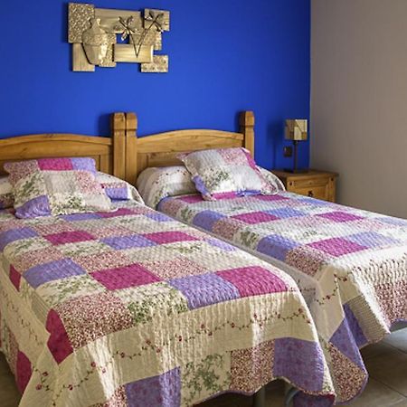 Apartamentos Rurales El Calama Zarza De Granadilla Rum bild