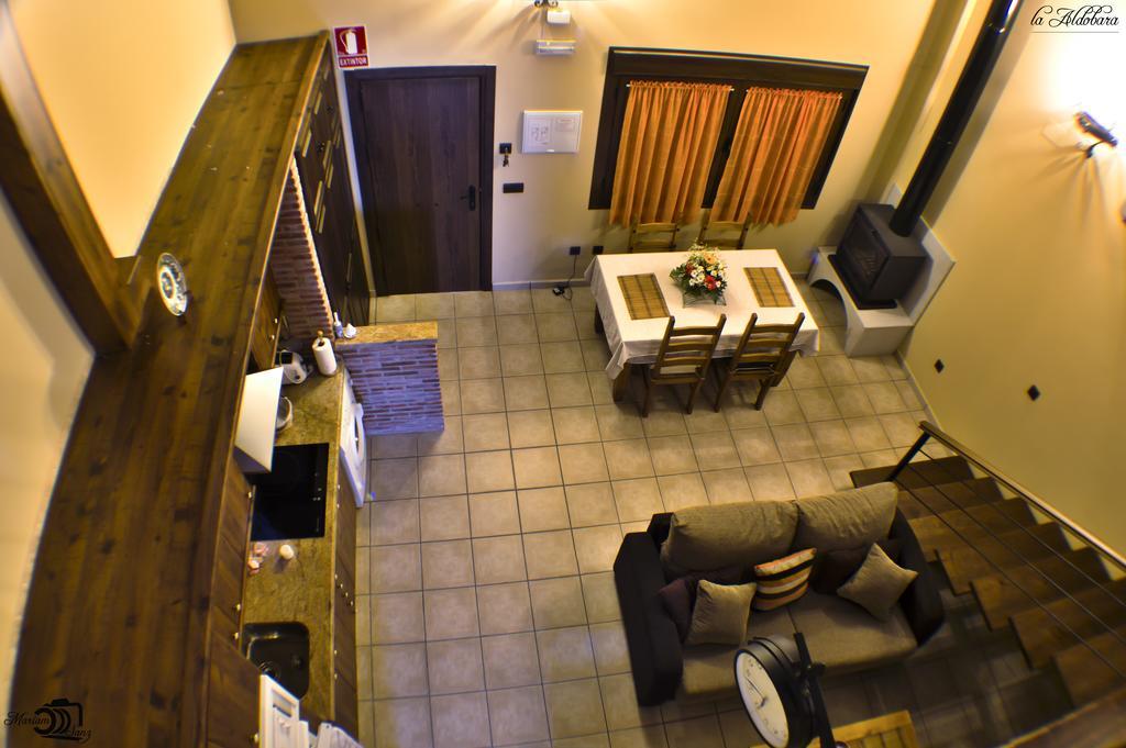 Apartamentos Rurales El Calama Zarza De Granadilla Exteriör bild